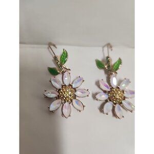 Betsey Johnson Sweetness And & Light Daisy Flower Iridescent Opalescent Earrings
